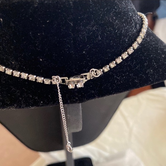 Beautiful design Vintage crystal necklace. - Picture 2 of 2